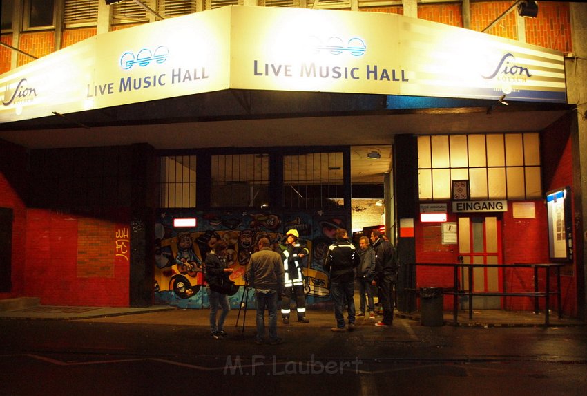 Live Music Hall Deckenplatte fiel runter als Livemusic lief Koeln Ehrenfeld Lichtstr P53.JPG